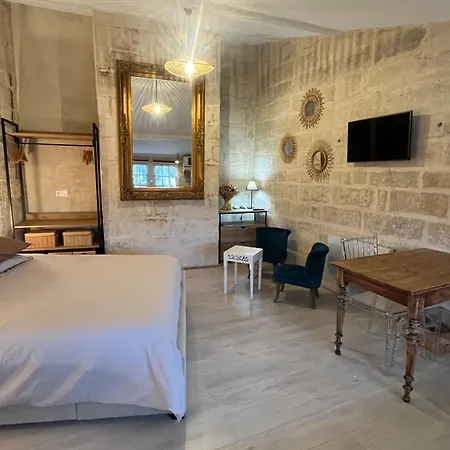 Appartement Le Joubert Particulier Uzès